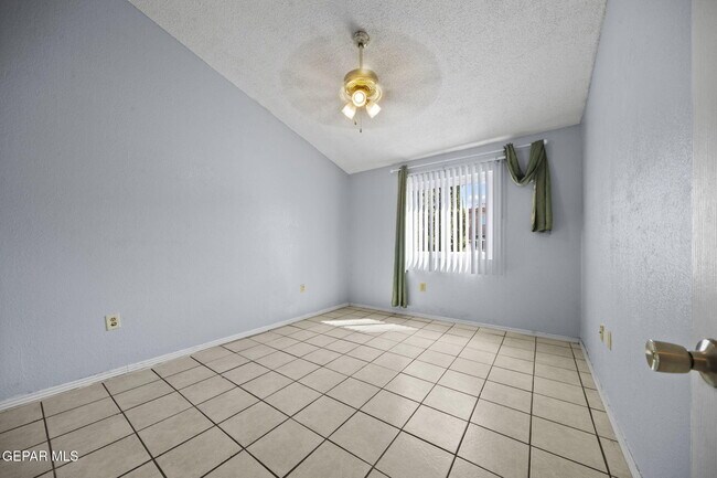 Building Photo - 11049 Marisma Ct