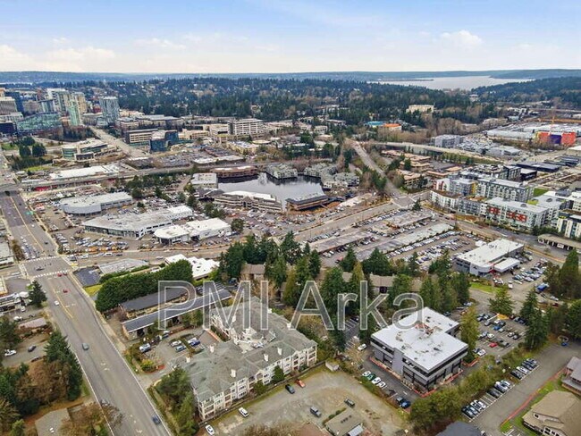 Building Photo - 12107 NE Bel Red Rd