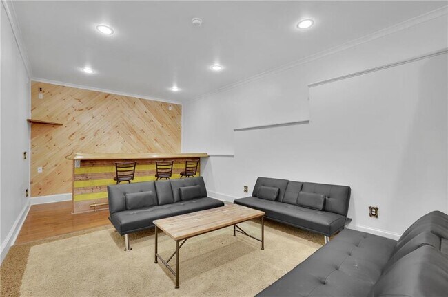 Building Photo - 902 Whistler Ln