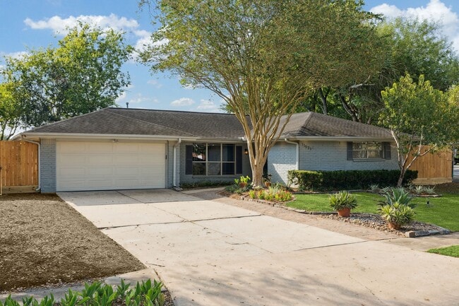 Building Photo - 11531 Gaymoor Dr