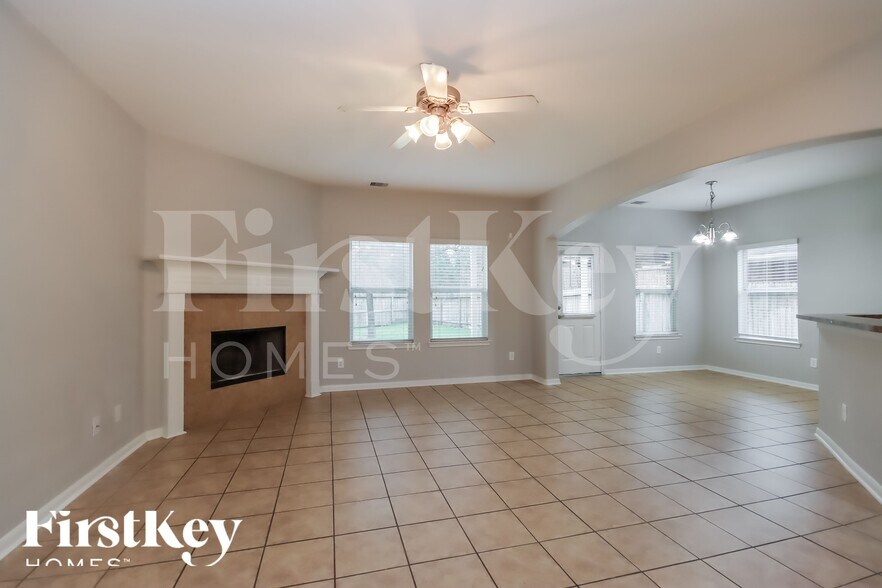 Building Photo - 16426 Rudder Dr