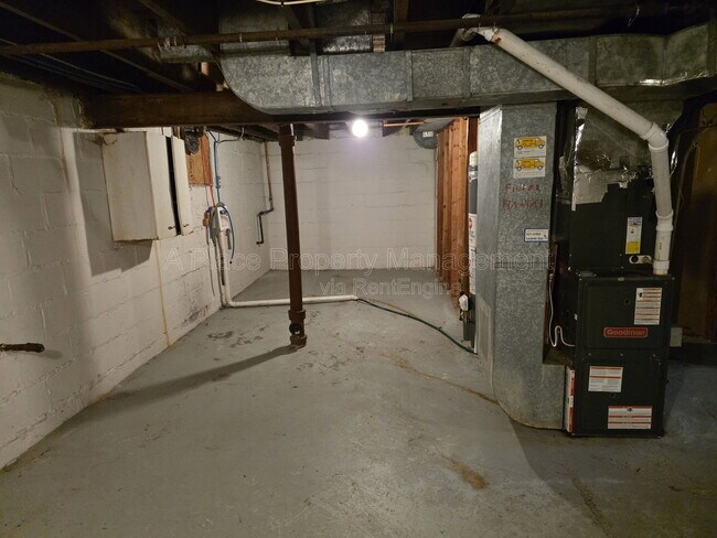 Building Photo - 338 La Motte Ln