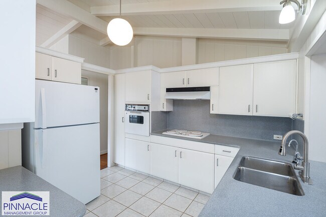 Building Photo - 378 Anolani St