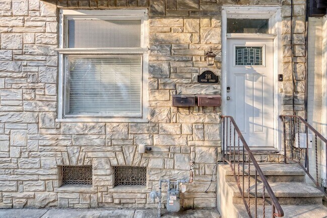 Building Photo - 216 Peffer St