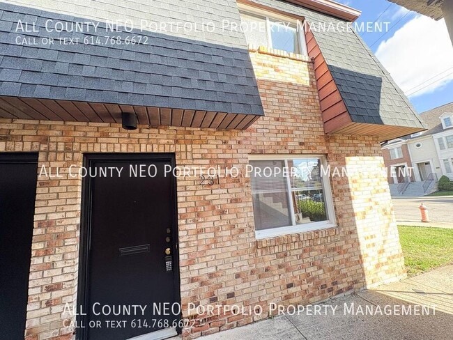 Building Photo - 231 Hamilton Ave