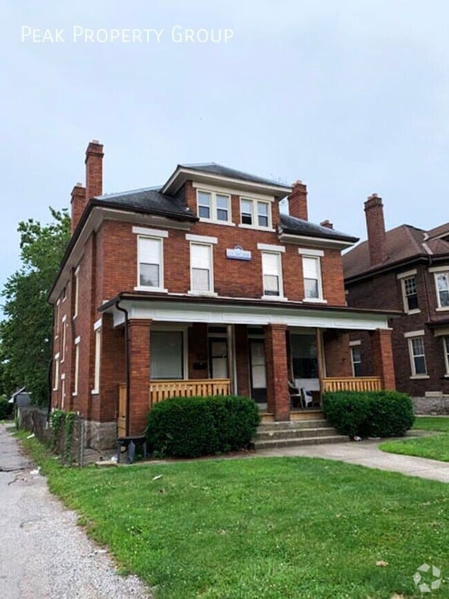 Building Photo - 295 E 14th Ave