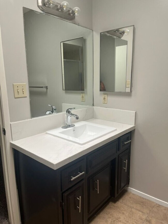 Building Photo - 7613 Quailwood Dr
