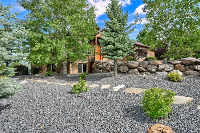 Building Photo - 3573 N Elkview Dr