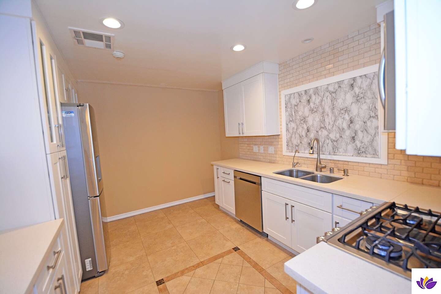Building Photo - 23935 Ingomar St