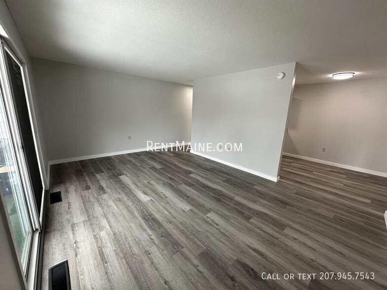 Building Photo - 33 Longrale Park