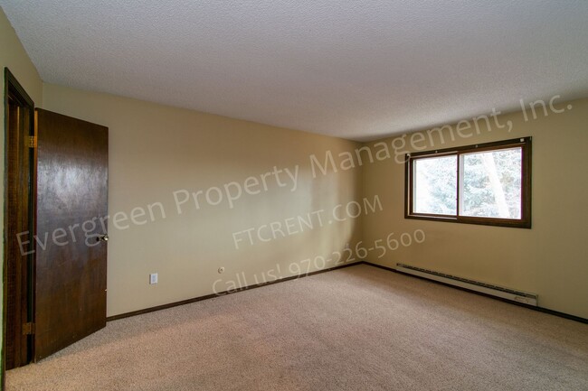 Building Photo - Short Term Lease! Spacious Home in Mid-Tow...