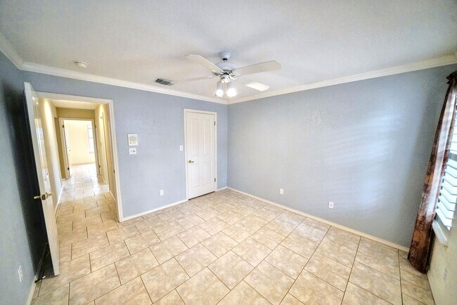 Building Photo - Executive Home in Greenshire with Luxurious Updates and Spacious Outdoor Living - Agent Commissio...