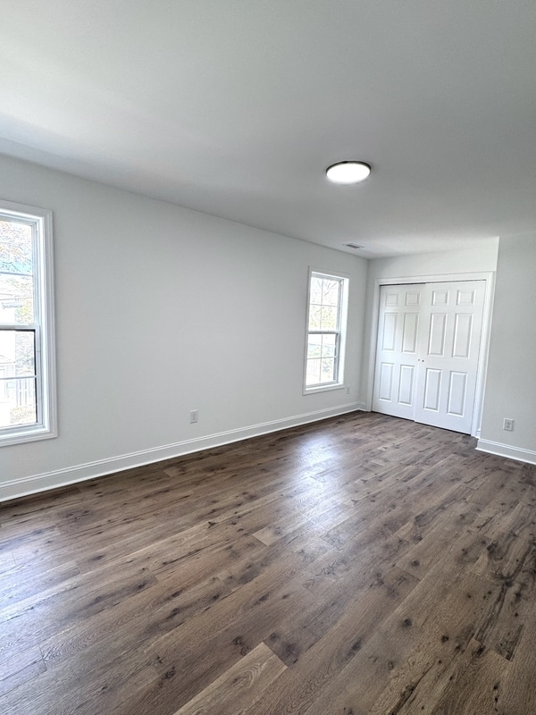 Building Photo - 427 Lakeland St