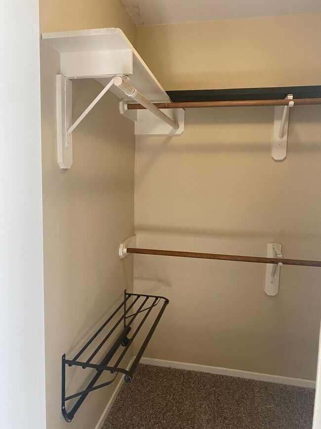 Building Photo - K206 - Treehouse #221