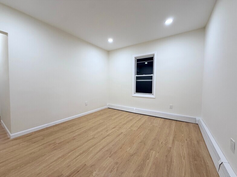 Building Photo - 356 Carnegie Pl