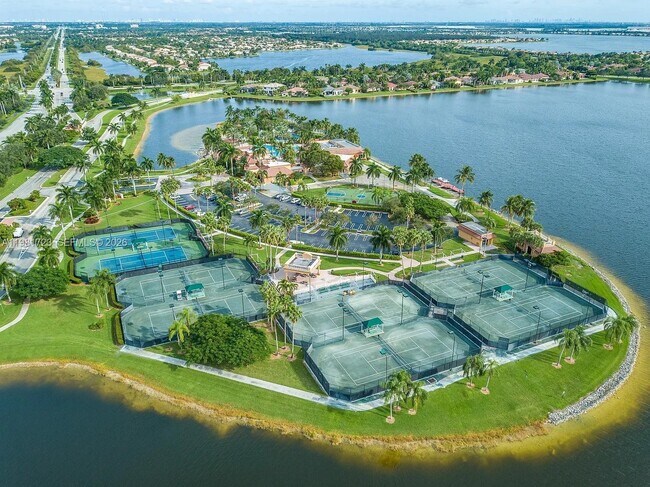 Building Photo - 3182 SW 189th Ave