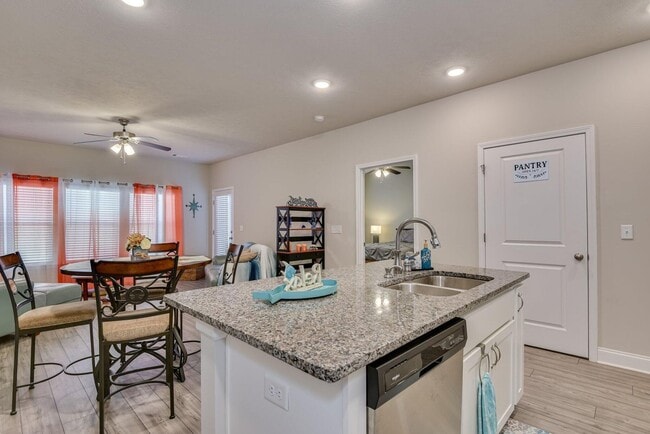 Building Photo - 1103 Clareton Dr