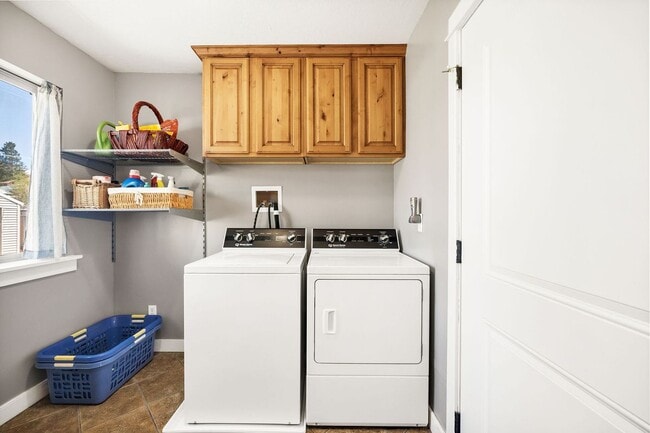 Building Photo - 607 E 420 S