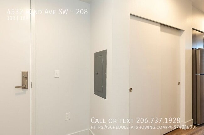 Building Photo - 4532 42nd Ave SW