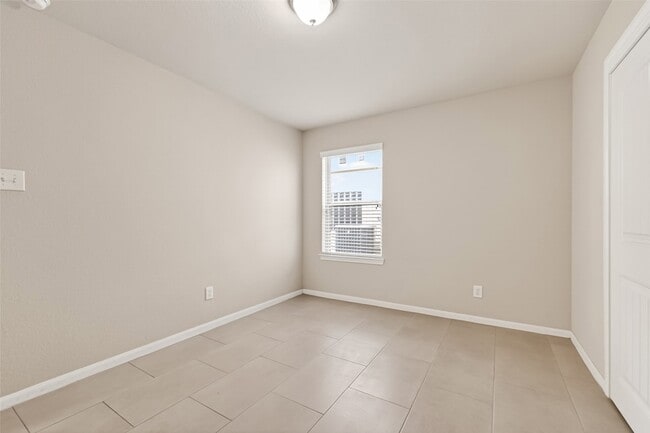 Building Photo - 19339 Vermillion Ct