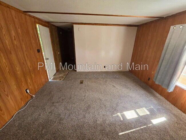 Building Photo - 5 Misty Mountain Way