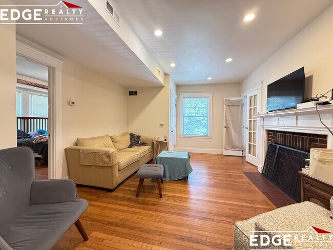 Building Photo - 45 Radnor Rd