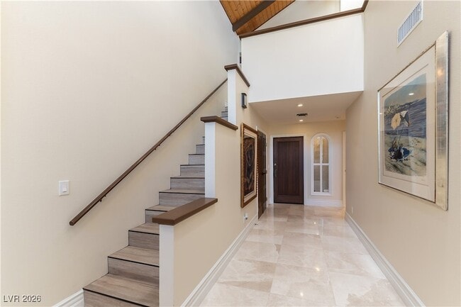 Building Photo - 2845 Queens Courtyard Dr