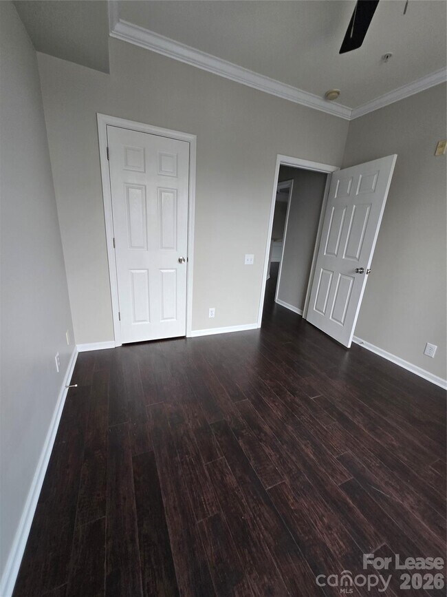 Building Photo - 14660 Via Sorrento Dr