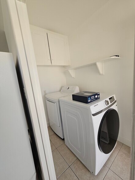 Laundry Room - 25515 Senator Ave