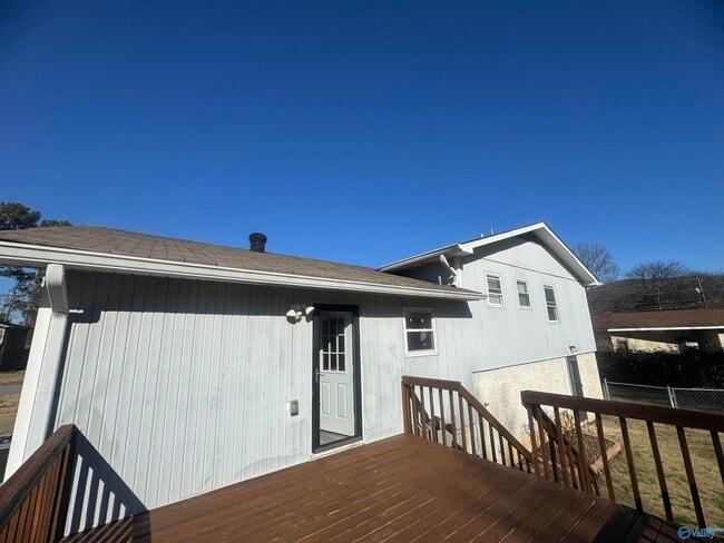 Building Photo - 9904 Willow Cove Rd SE