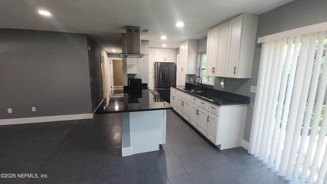 Building Photo - 55 Deltona Blvd