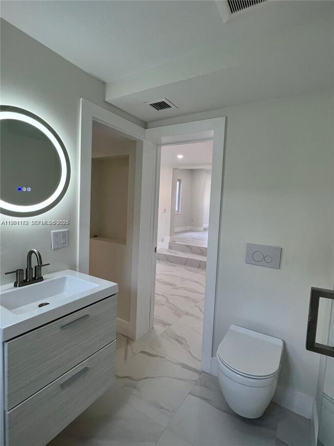 Building Photo - 5970 SW 46th St