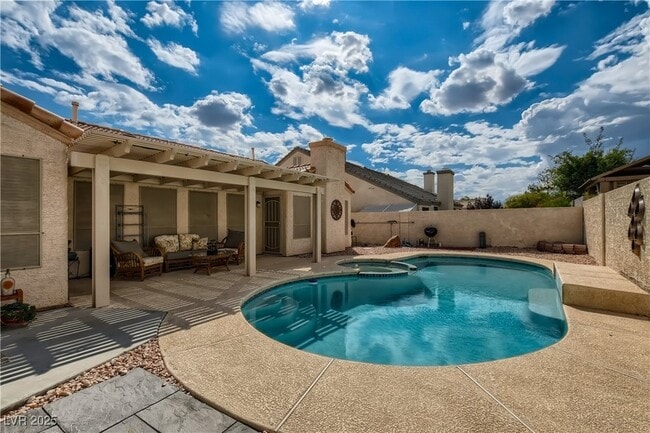 Building Photo - 2114 Akamine Ave