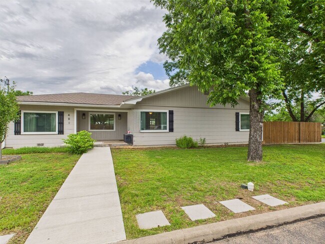 Building Photo - Charming 3-Bedroom Retreat with 2 Full Baths in the Heart of Fredericksburg!