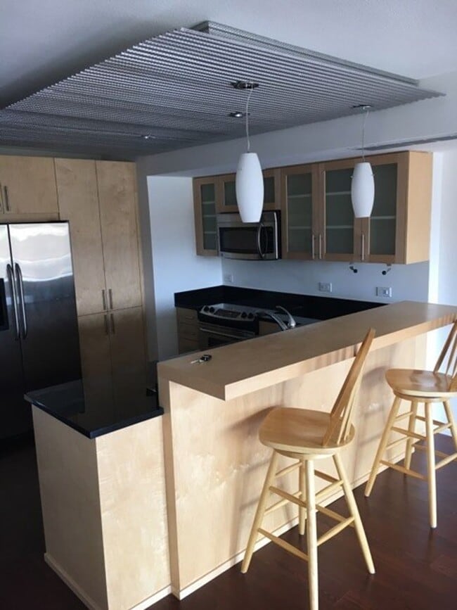 Building Photo - Studio in Reno downtown Montage with great...