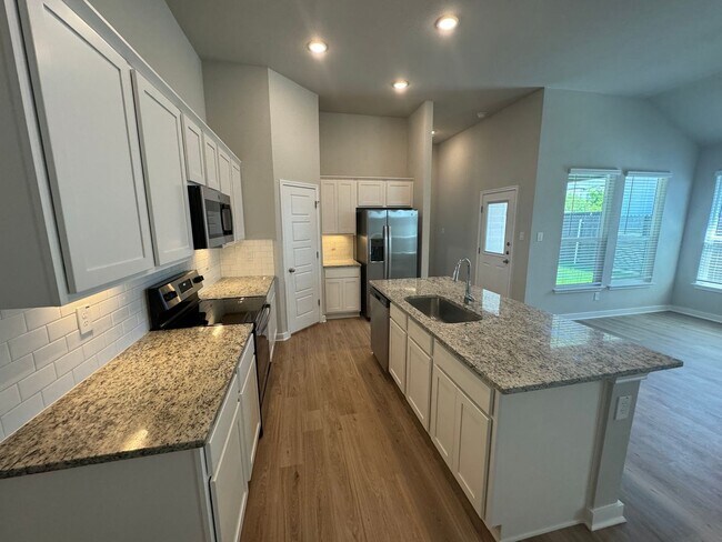 Building Photo - 784 Staglin St