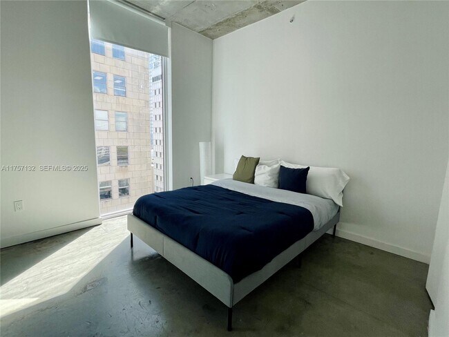 Building Photo - 151 SE 1st St