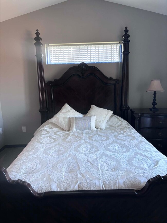 Building Photo - 1304 Legend Dr