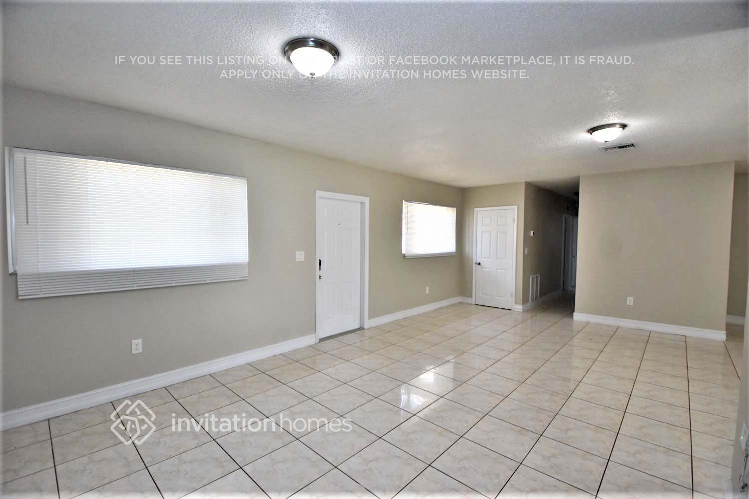 Building Photo - 330 NW 196th St