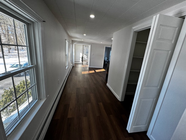 Building Photo - 169 Sewalls Falls Rd