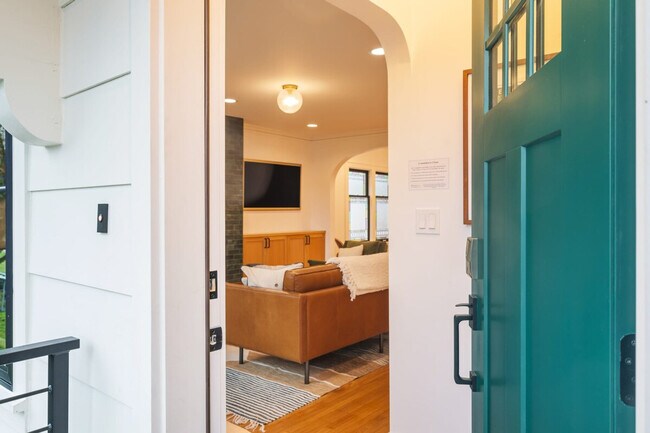 Building Photo - 2453 4th Ave W