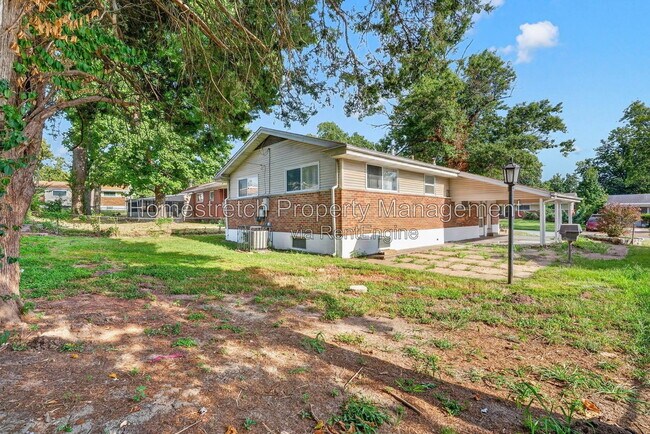Building Photo - 2247 Hollis Dr