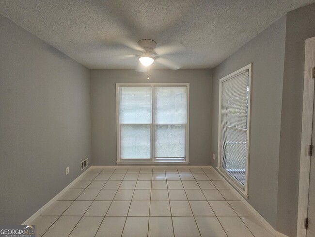 Building Photo - 30 Glenridge Dr
