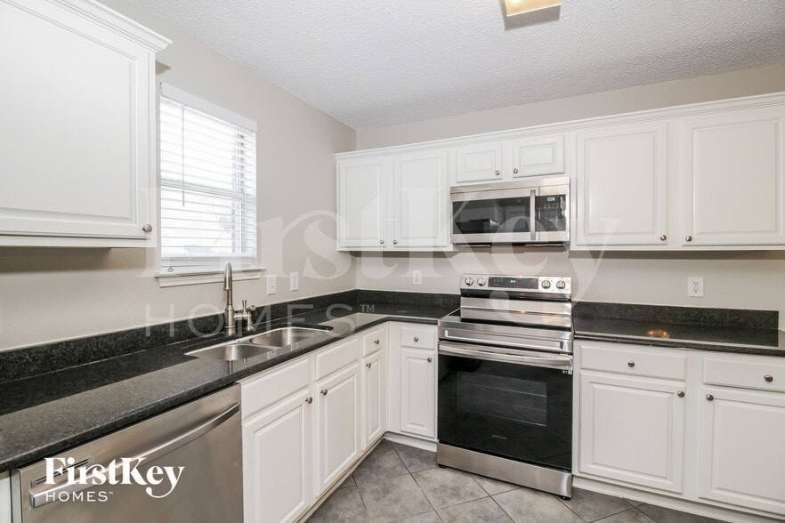 Building Photo - 4917 Stirrup Way