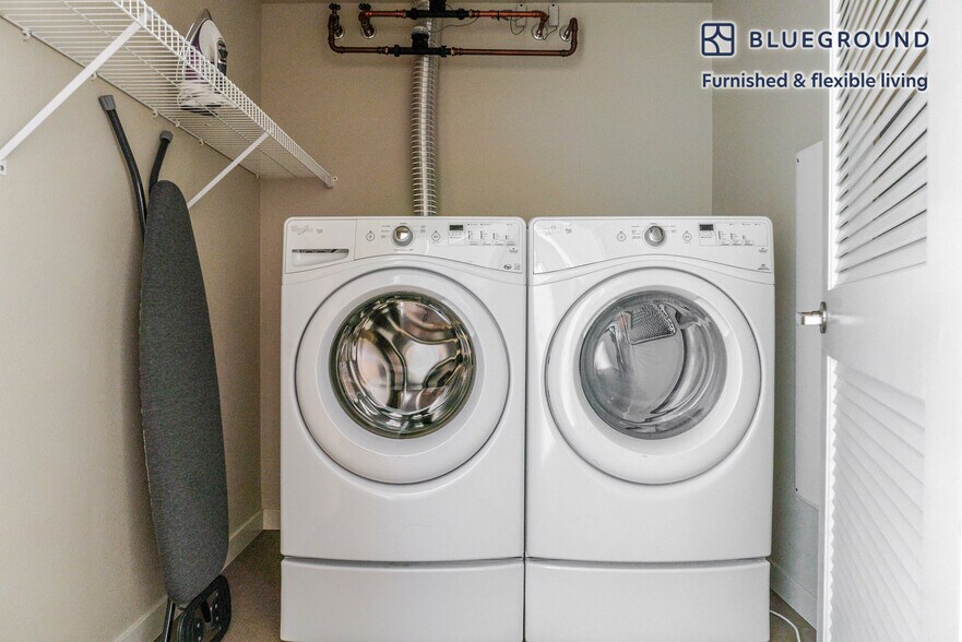 Building Photo - 8397 158th Ave NE