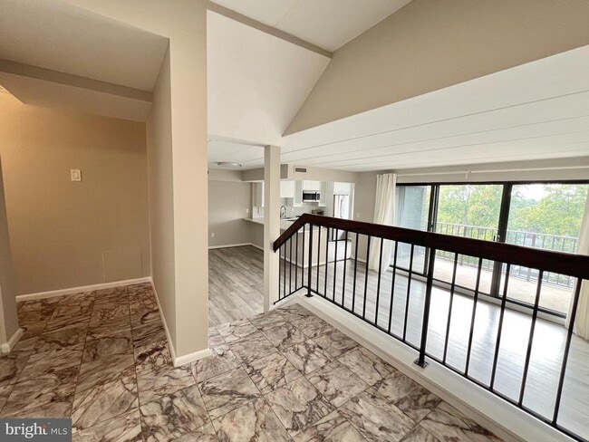 Primary Photo - 118 Roberts Ln