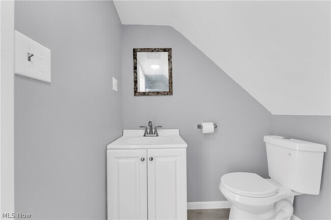 Building Photo - 10613 Sandusky Ave