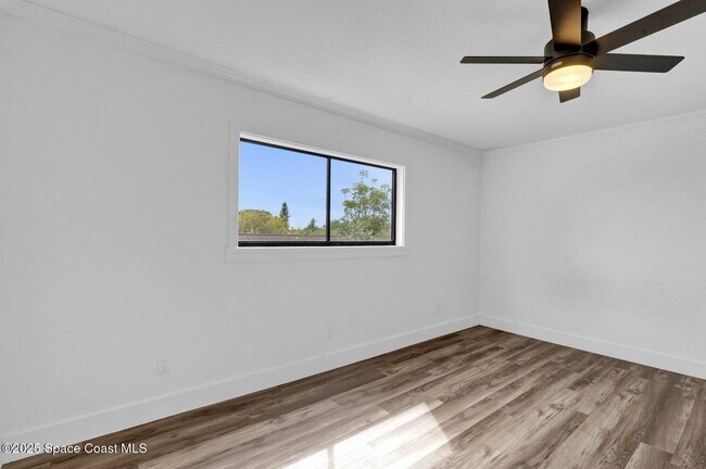 Building Photo - 3912 Overlook Dr
