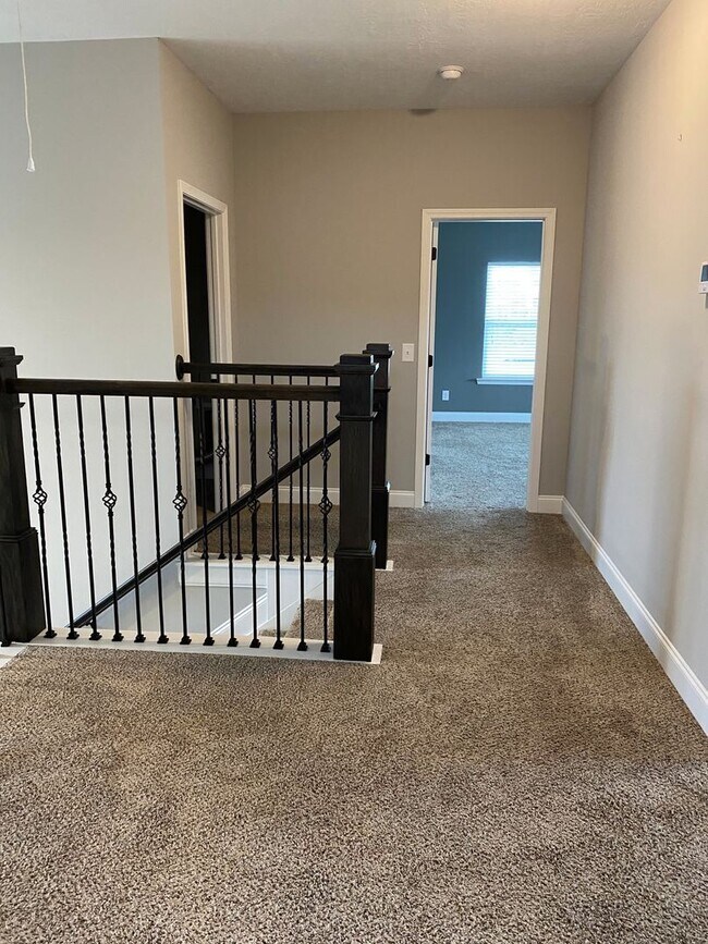 Building Photo - Spacious 5-Bedroom Home with Open Foyer - Move-In Ready! **Close to Fort Gordon, Hospitals, and I...