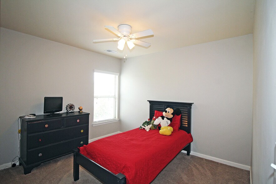 upper level bedroom 3 - 5305 Ripken Rd